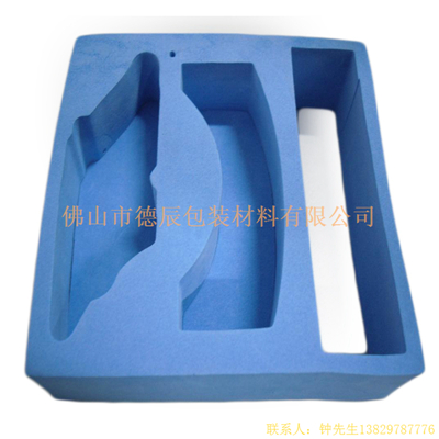 海綿內(nèi)托對(duì)各行各業(yè)產(chǎn)品起到絕緣、密封、防震、防塵、填充、隔音、固定，能夠保護(hù)包裝產(chǎn)品在運(yùn)輸過程中安然無恙，起到保護(hù)產(chǎn)品的一個(gè)作用，同時(shí)可以美化產(chǎn)品，提升產(chǎn)品檔次。