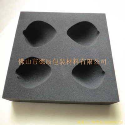 海綿內(nèi)托對(duì)各行各業(yè)產(chǎn)品起到絕緣、密封、防震、防塵、填充、隔音、固定，能夠保護(hù)包裝產(chǎn)品在運(yùn)輸過程中安然無恙，起到保護(hù)產(chǎn)品的一個(gè)作用，同時(shí)可以美化產(chǎn)品，提升產(chǎn)品檔次。