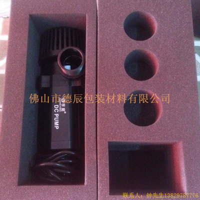 海綿內(nèi)托對(duì)各行各業(yè)產(chǎn)品起到絕緣、密封、防震、防塵、填充、隔音、固定，能夠保護(hù)包裝產(chǎn)品在運(yùn)輸過程中安然無恙，起到保護(hù)產(chǎn)品的一個(gè)作用，同時(shí)可以美化產(chǎn)品，提升產(chǎn)品檔次。